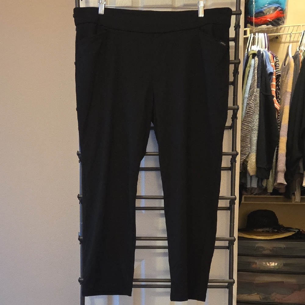 Chic Black Cropped Pants